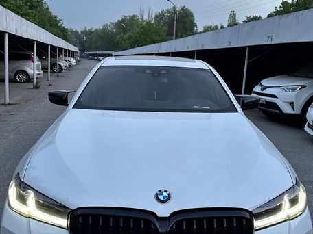 BMW 5 Series, 2019 — photo 8