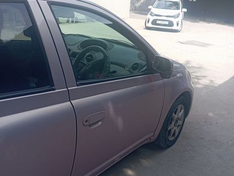 Toyota Vitz, 2000 — 照片 5