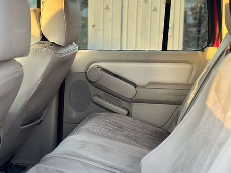 Ford Explorer, 2005 — photo 10