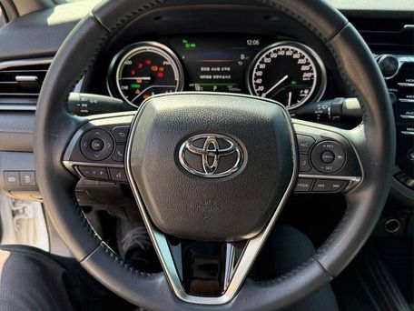 Toyota Camry, 2019 — фото 13