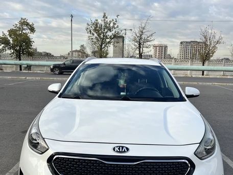 Kia Niro, 2018 — photo 1