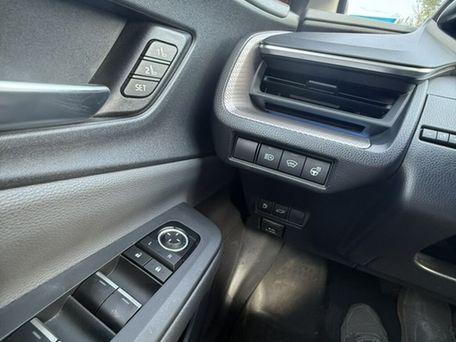 Toyota Prius, 2023 — 照片 10