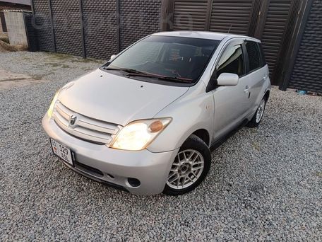 Toyota Ist, 2003 — photo 1