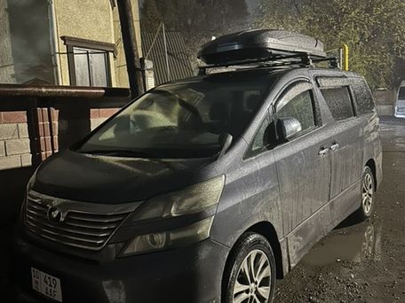 Toyota Vellfire, 2011 — 照片 1