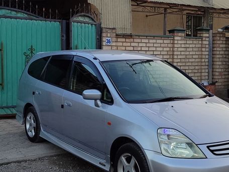 Honda Stream, 2003 — 照片 1