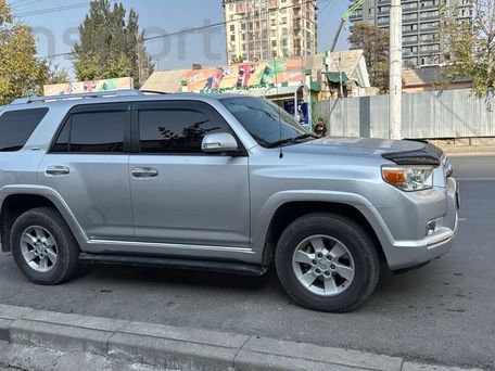 Toyota 4Runner, 2010 — photo 2