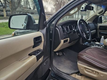 Toyota Sequoia, 2008 — photo 5