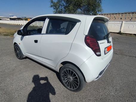 Chevrolet Spark, 2010 — photo 2