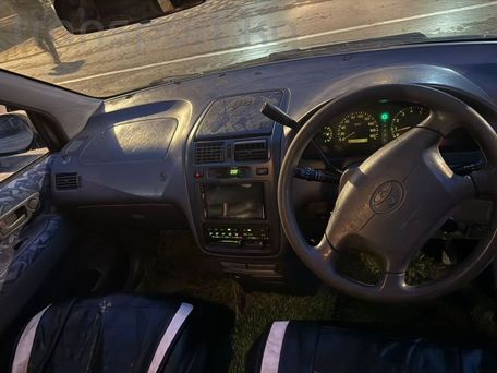 Toyota Ipsum, 1996 — 照片 4