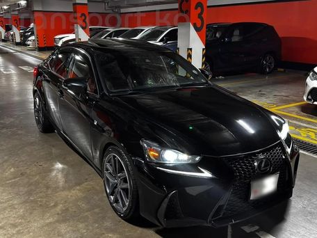 Lexus IS, 2018 — photo 1