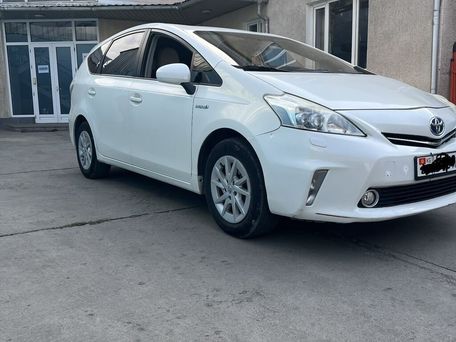 Toyota Prius v (+), 2012 — 照片 3