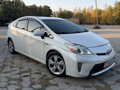 Toyota Prius, 2015 — photo 2