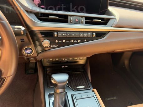 Lexus ES, 2021 — photo 7