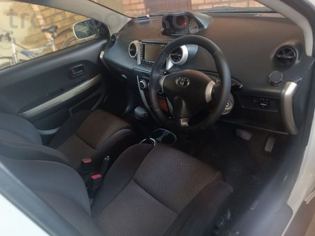 Toyota Ist, 2002 — photo 11