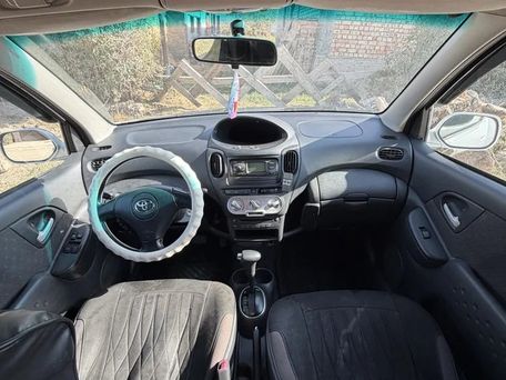 Toyota Yaris, 2004 — photo 11