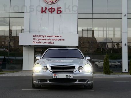 Mercedes-Benz E-Класс, 2001 — 照片 2