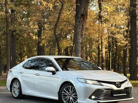 Toyota Camry, 2018 — photo 1