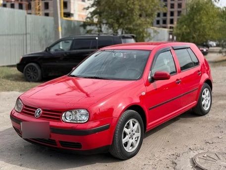 Volkswagen Golf, 2024