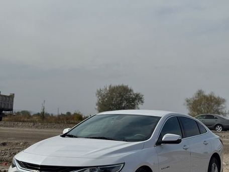 Chevrolet Malibu, 2019 — 照片 3