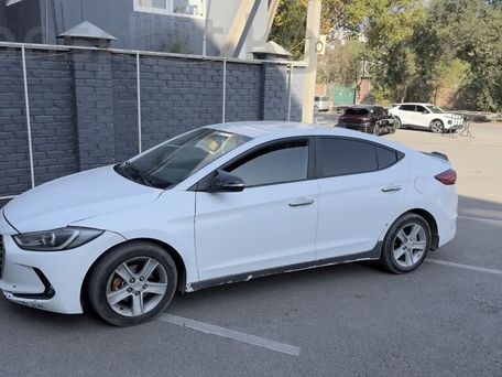 Hyundai Elantra, 2018 — 照片 3
