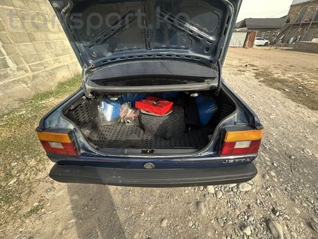 Volkswagen Jetta, 1989 — сүрөт 6
