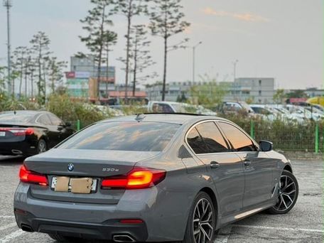 BMW 5 серии, 2021 — 照片 6