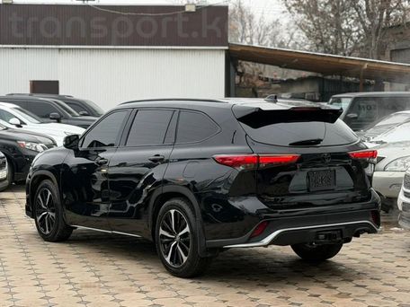 Toyota Highlander, 2022 — photo 1