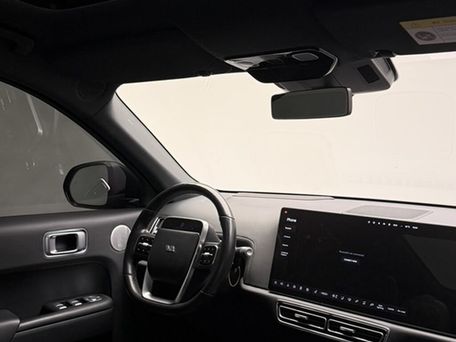 Li Auto (Lixiang) L9, 2023 — photo 8