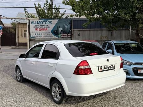 Chevrolet Aveo, 2017 — photo 2