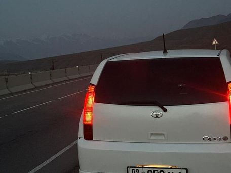 Toyota Opa, 2002 — сүрөт 5