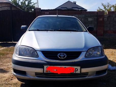 Toyota Avensis, 2002