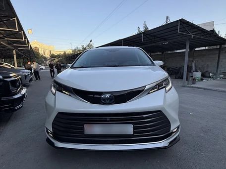 Toyota Sienna, 2021 — фото 1