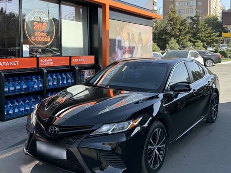 Toyota Camry, 2019 — 照片 2