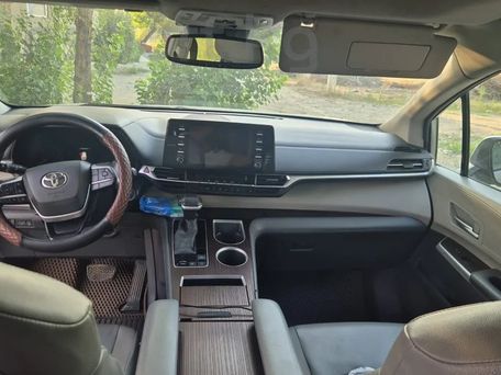 Toyota Sienna, 2021 — photo 9