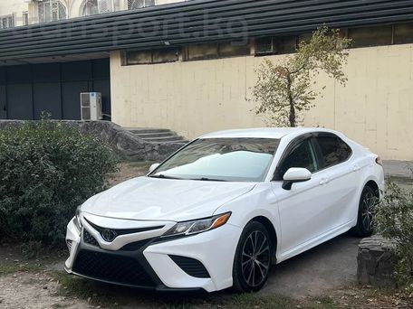 Toyota Camry, 2020 — photo 1