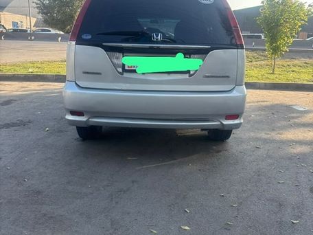 Honda Stream, 2003 — 照片 1