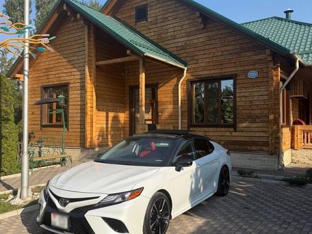 Toyota Camry, 2019 — photo 1