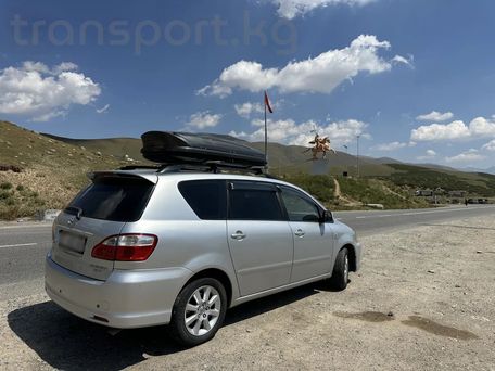 Toyota Avensis Verso, 2004 — 照片 10