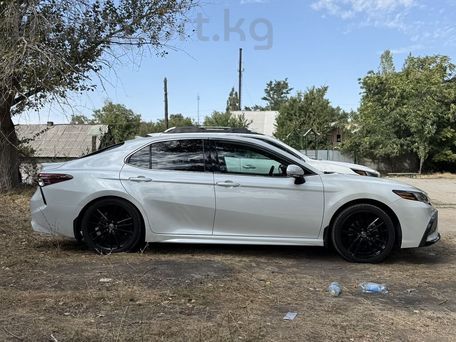 Toyota Camry, 2023 — 照片 3