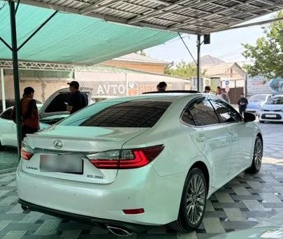 Lexus ES, 2018 — 照片 9