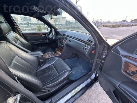 Mercedes-Benz E-Class, 2001 — photo 14
