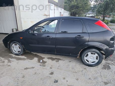 Ford Focus, 2002 — 照片 2