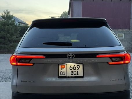 Toyota Grand Highlander, 2023 — 照片 2