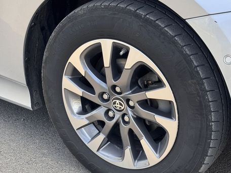 Toyota Prius, 2020 — фото 19