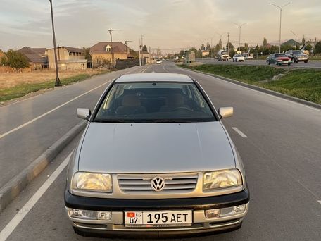 Volkswagen Vento, 1993 — 照片 8