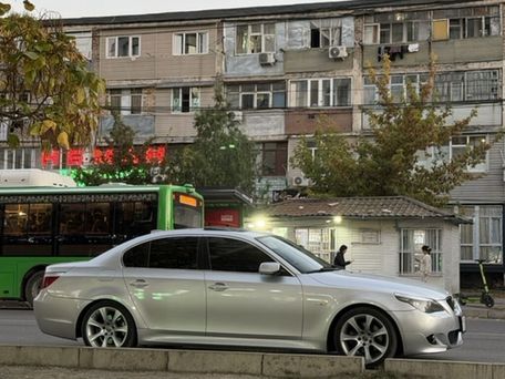 BMW 5 серии, 2008 — 照片 2