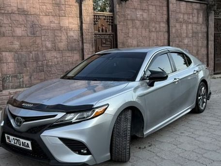 Toyota Camry, 2018 — 照片 1