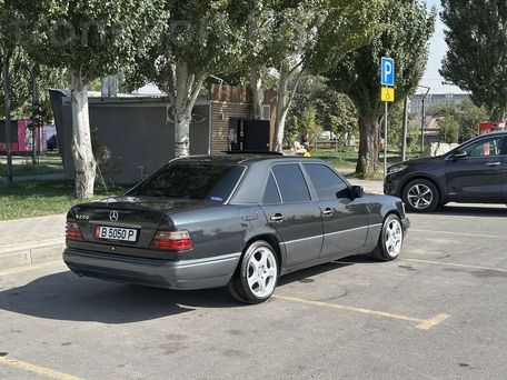 Mercedes-Benz E-Класс, 1993 — сүрөт 9