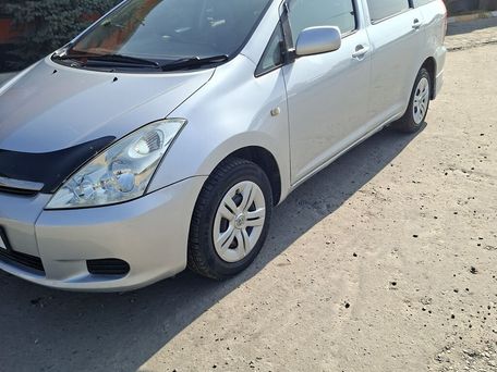 Toyota Wish, 2003 — фото 1