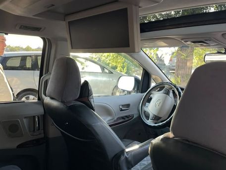 Toyota Sienna, 2011 — 照片 8